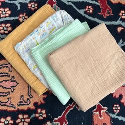 4 Muslin Swaddles Or Blankets