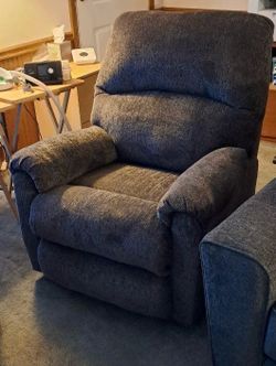 Like New Three Piece Living Room Sofa Set