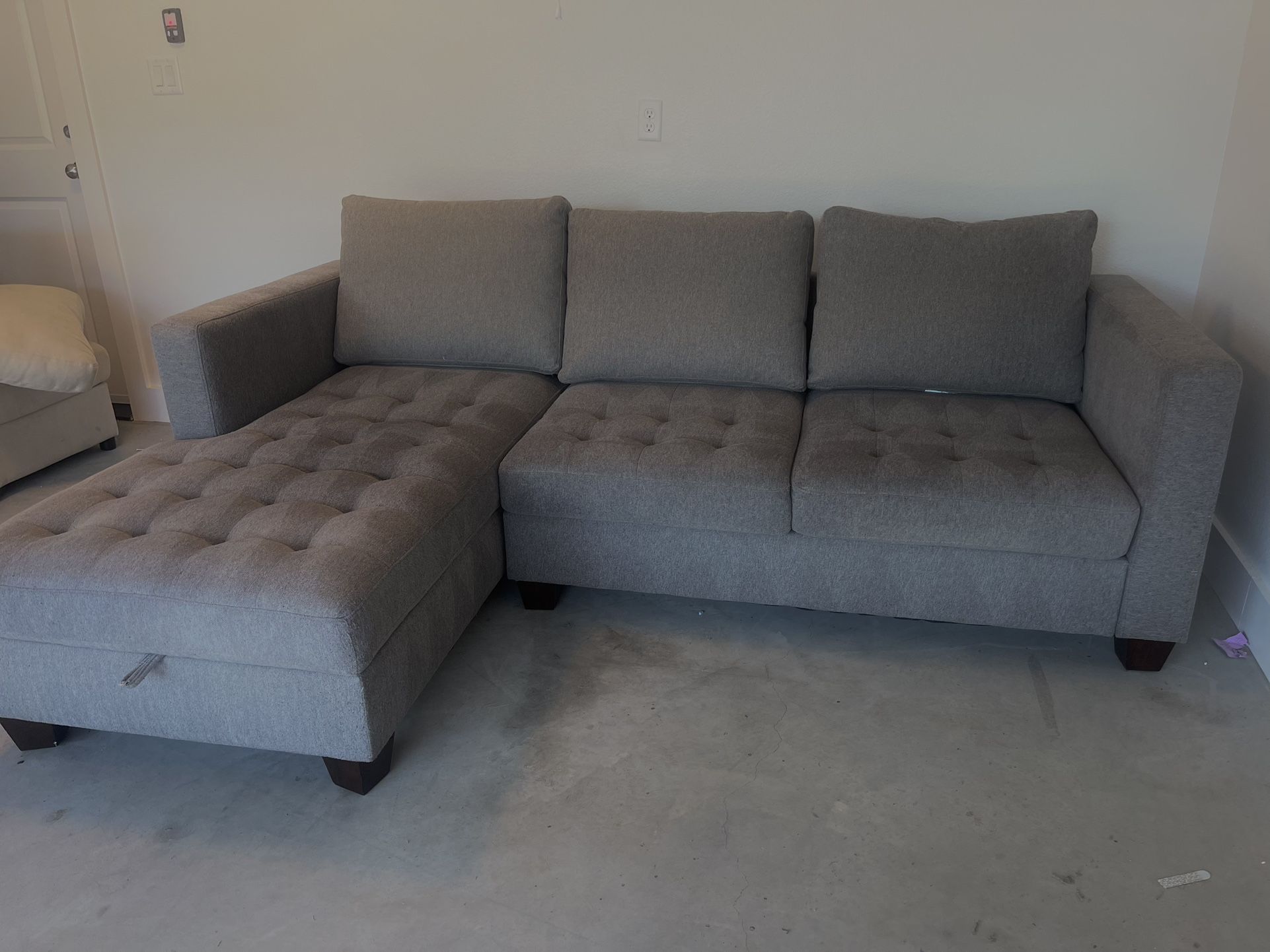Gray Sectional Couch - FREE Delivery 🚚 