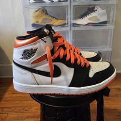Jordan 1 Electro orange Size 10.5