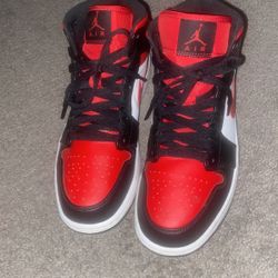 Air jordan 1s red toe