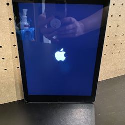 iPad 5th Gen with 9.7 inch screen, WiFi ONLY! IOS 16.7.12