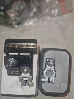 2009-2014 Nissan Murano, Maxima, and Altima fusible battery terminals positive and negative
