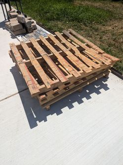 Pallets X3 - FREE