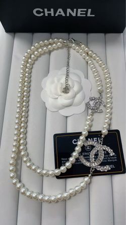 New stainless steel silver one available price it’s firm comes with logo bag