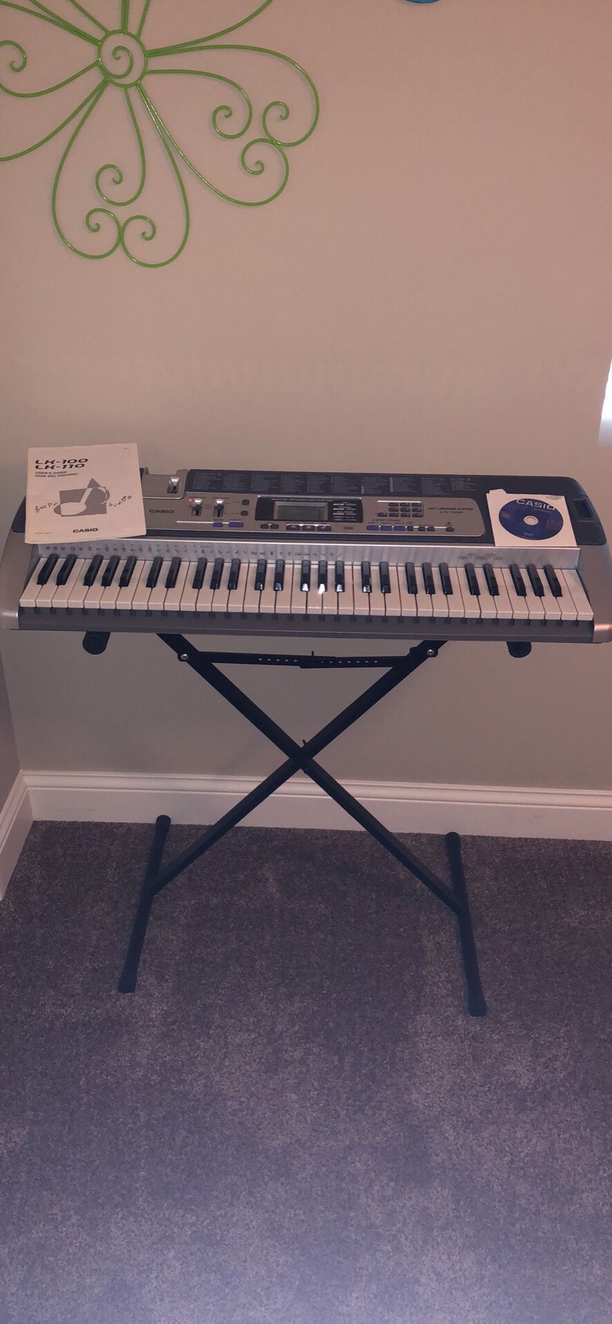 Casio LK-100 lighted Keyboard with 100 song bank
