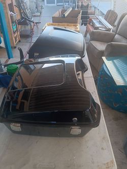 Motorcycle rear luggage