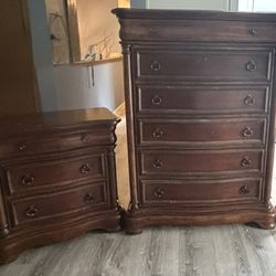 BROYHILL Bedroom Set