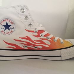 Converse Men’s Chuck Taylor White/ Enamel Red /Bold Mandarin Size 7