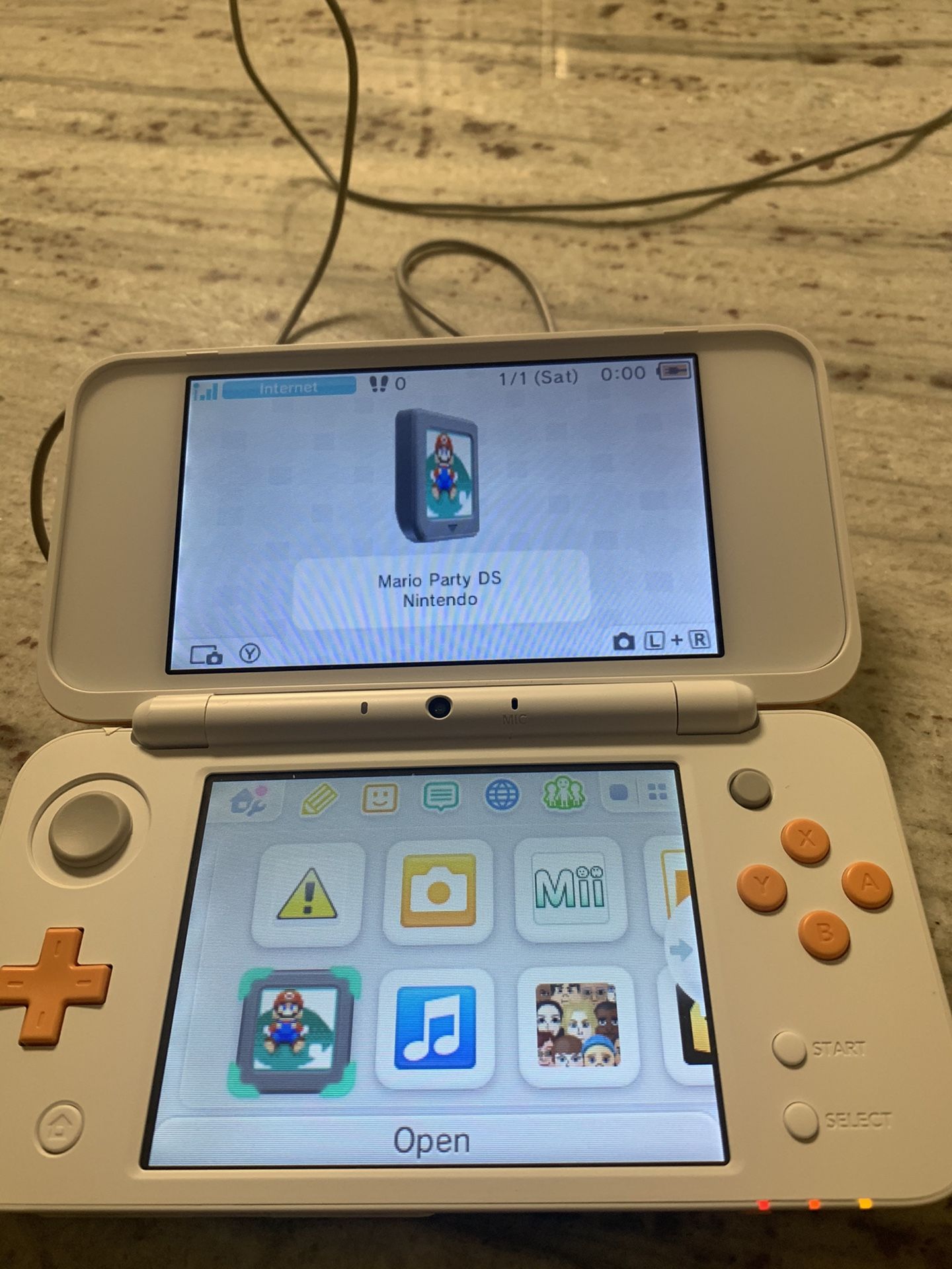 Nintendo 2DS XL