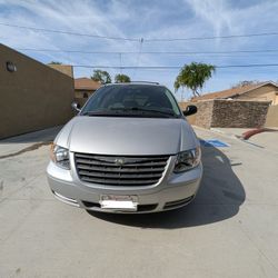 2007 Chrysler Town & Country