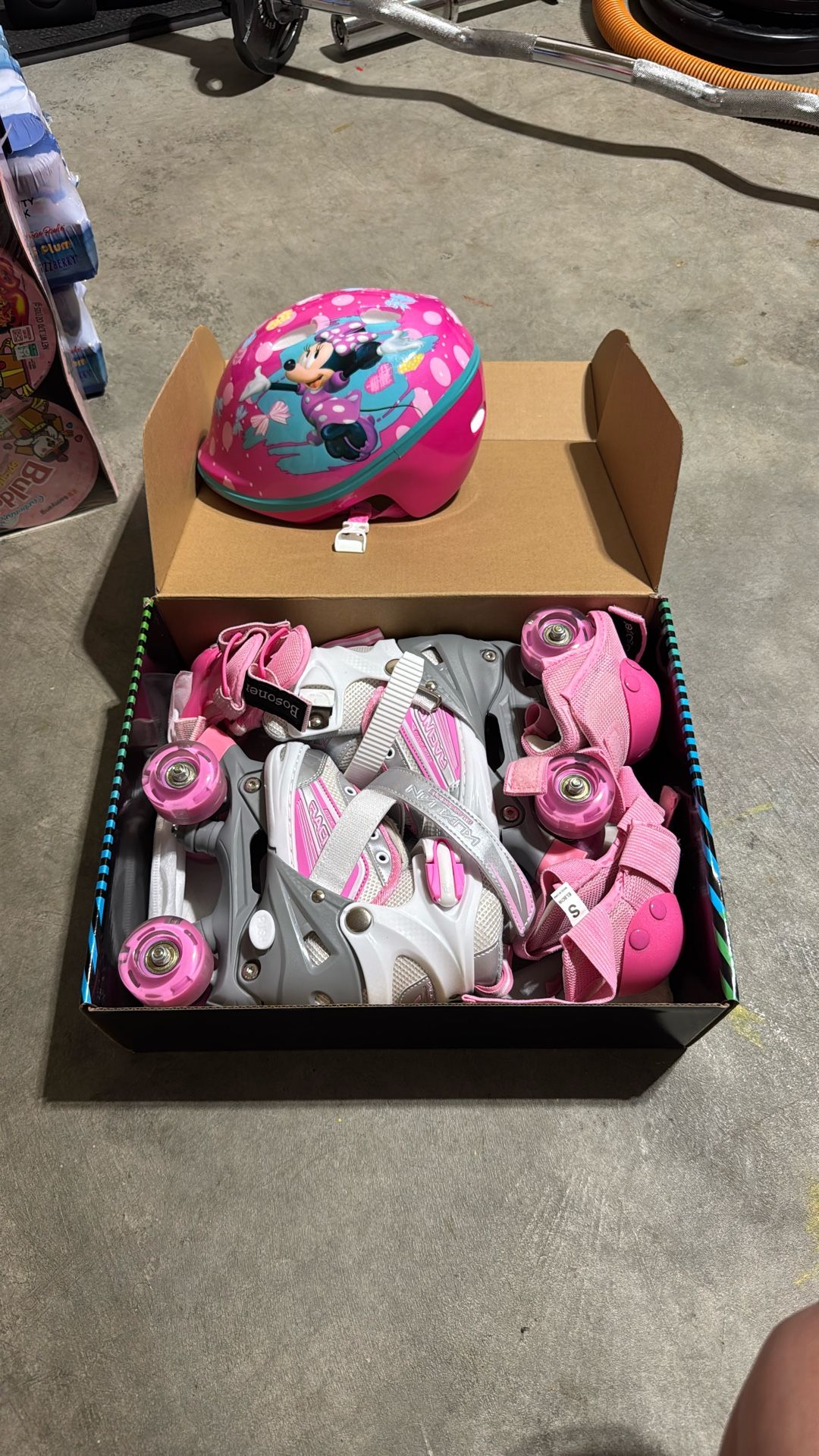 EUC Girls Roller Skates