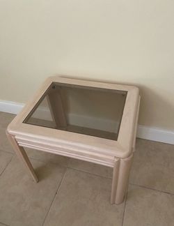 ⭐️ WOODEN TABLE $5 ONLY ⭐️
