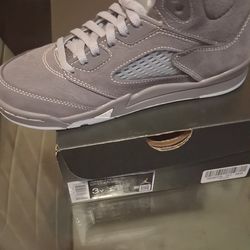 Wolf Grey Jordan's 3Y