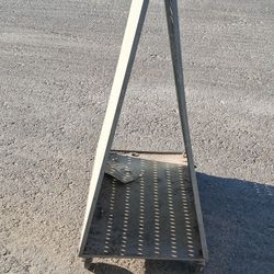 Mobile Peg Board 