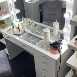 New 7 Drawer Make Up Vanity  With Glass Top And Power Outlets 