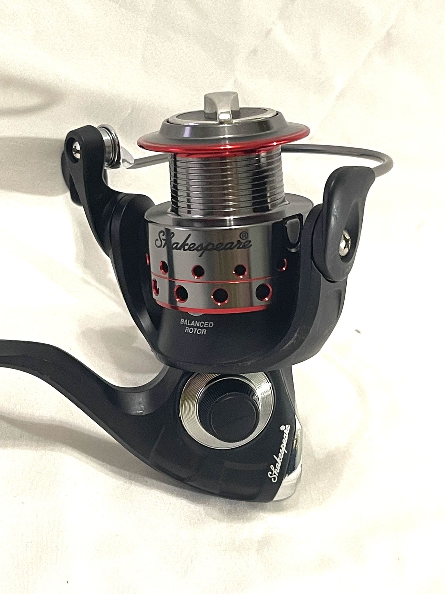 New Only Used Once Shakespeare (GX235) medium action, spinner fishing reel