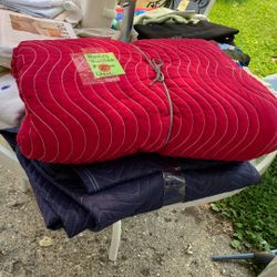Moving Blankets. 4