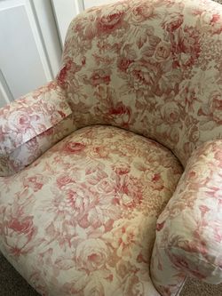 COMFY CHAIR