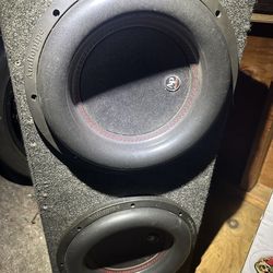 12 inch Audiopipe 4 stack subwoofer and 5k taramp