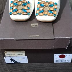 EXCELLENT CONDITION AUTHENTIC LOUIS VUITTON WOMAN'S HEELS 70$
