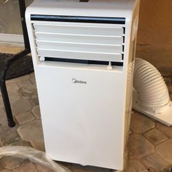 $150 Portable AC Midea 5000 BTU Like New