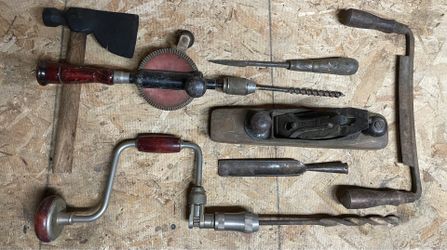 8 Vintage Woodworking Tools Antique box included