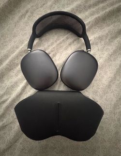 AirPod Maxes