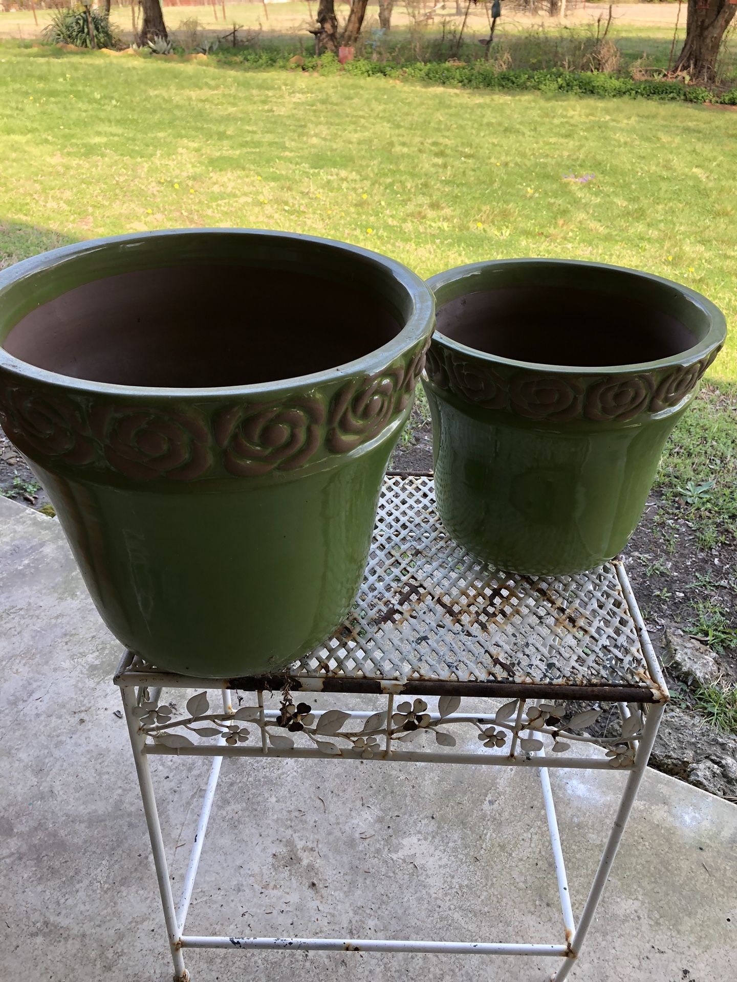 Matching Ceramic Flower Pots 