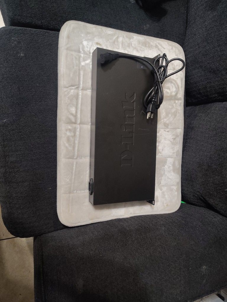 D- Link Web Smart Switch DGS_1210 24