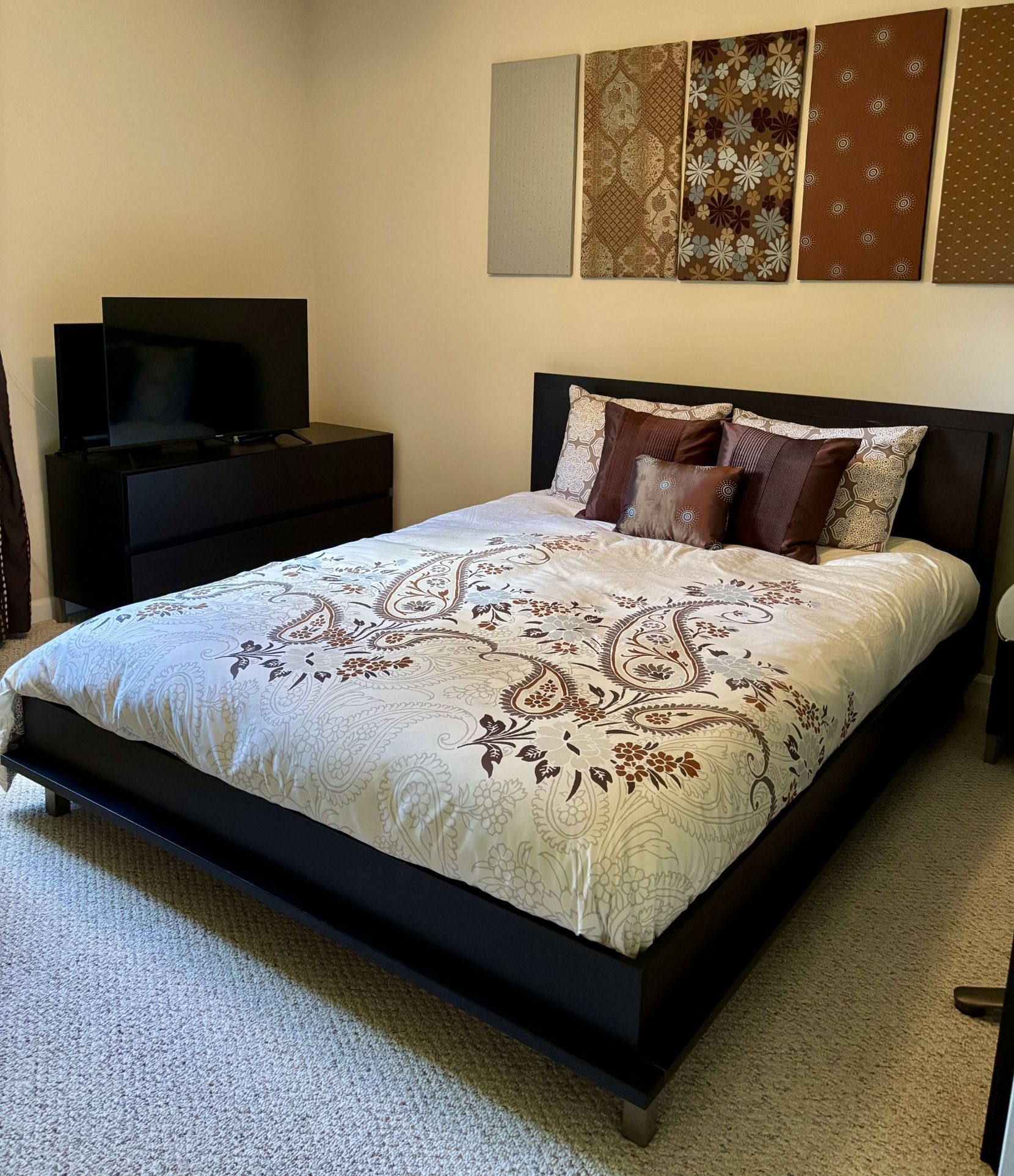 Queen bedroom 4 piece set