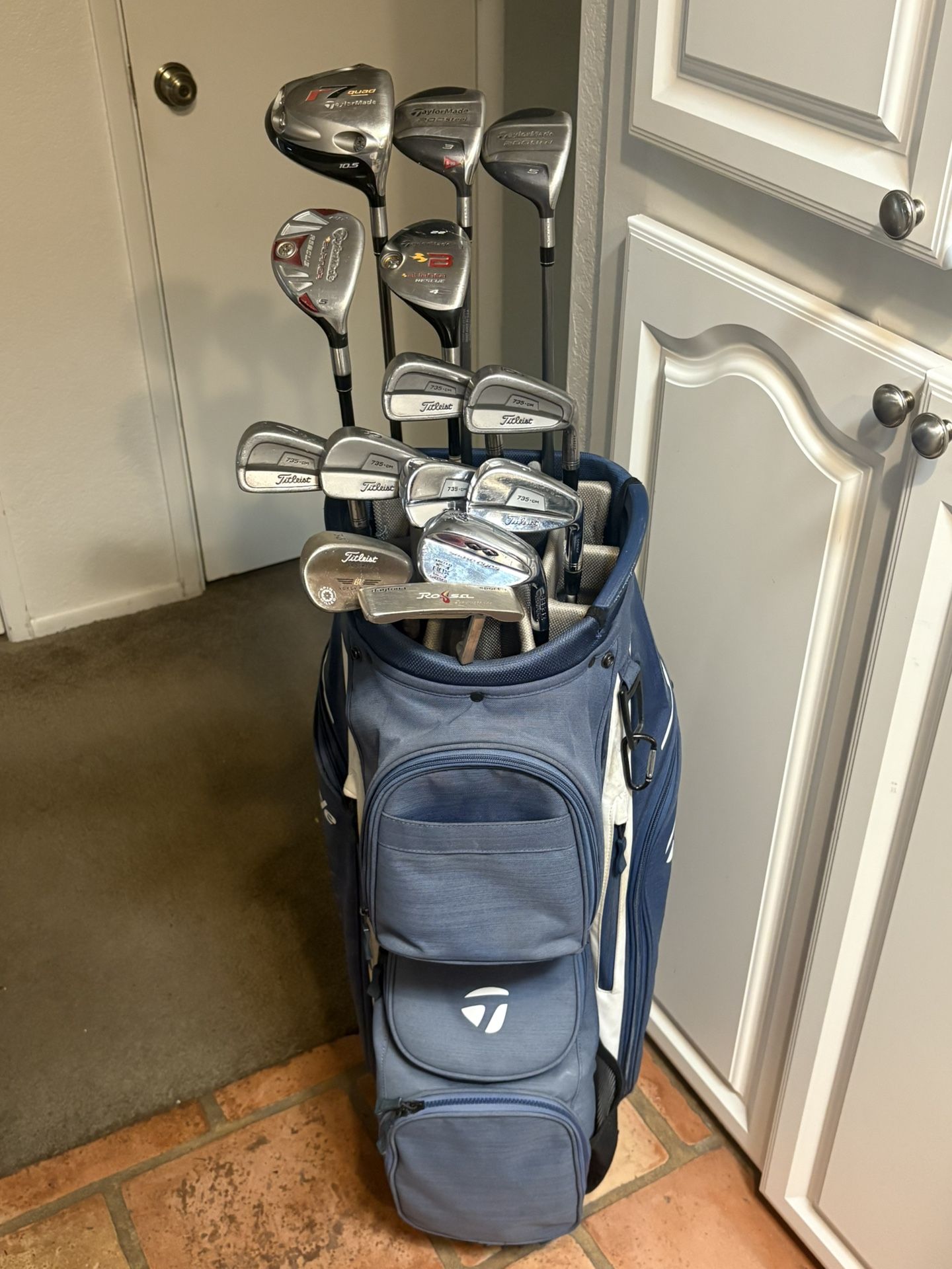 MENS FULL SET Golf Clubs - TaylorMade, Titleist & Cart Bag