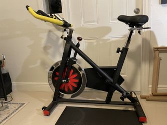 Joroto Indoor Cycling Bike with Venzo Pedals