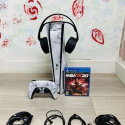 PlayStation 5  Disc Version - 825GB  , Bonus 1 Game , 1 Headset ( Used Very New )