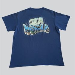 SEA WORLD vintage 2000’s graphic t shirt Orlando Florida amusement park Size Large 