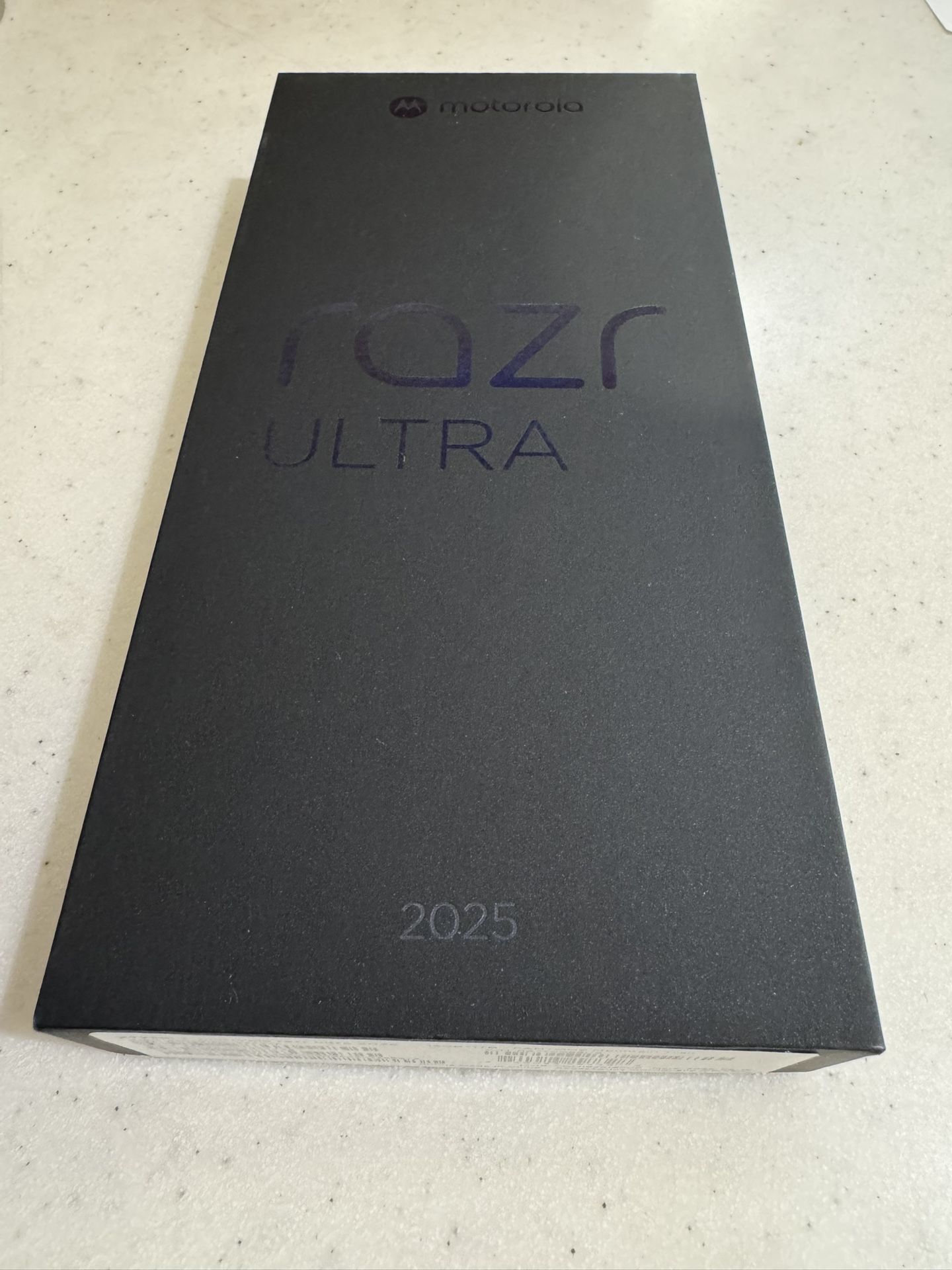 Brand New LIMITED EDITION MOTO RAZR ULTRA 2025 16GB & 1TB Factory Unlocked