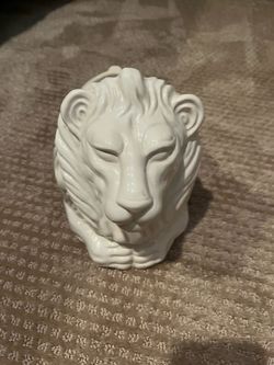 Porcelain Lion Planter