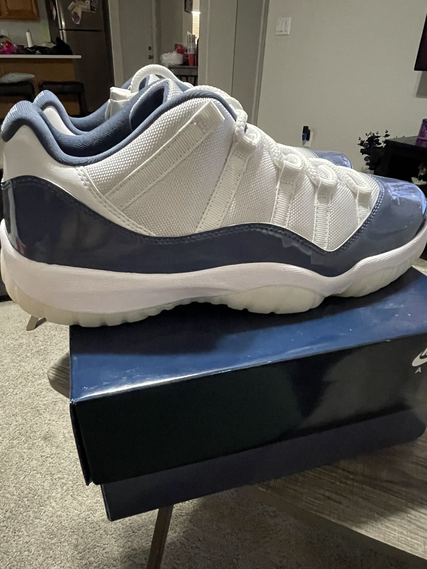 Air Jordan 11 Retro Low Diffused blue 
