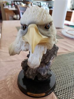 Bald Eagle statue meerchi
