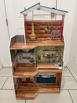 Kidkraft Dollhouse