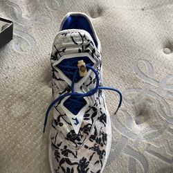 Nike LeBron Soldier 14 'Sisterhood' basketball shoes