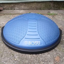 Great Excirsie And Workout Gear The Bosu Nexgen Home Balence Trainer