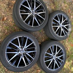 2024 Toyota Camry 18 Inch Rims And Tires Like New