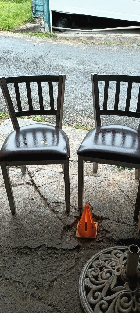 Set Of 4 Metal Chairs