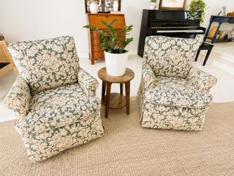 💐Elegant Pair of Floral Accent Chairs-Delivery Available 🚚