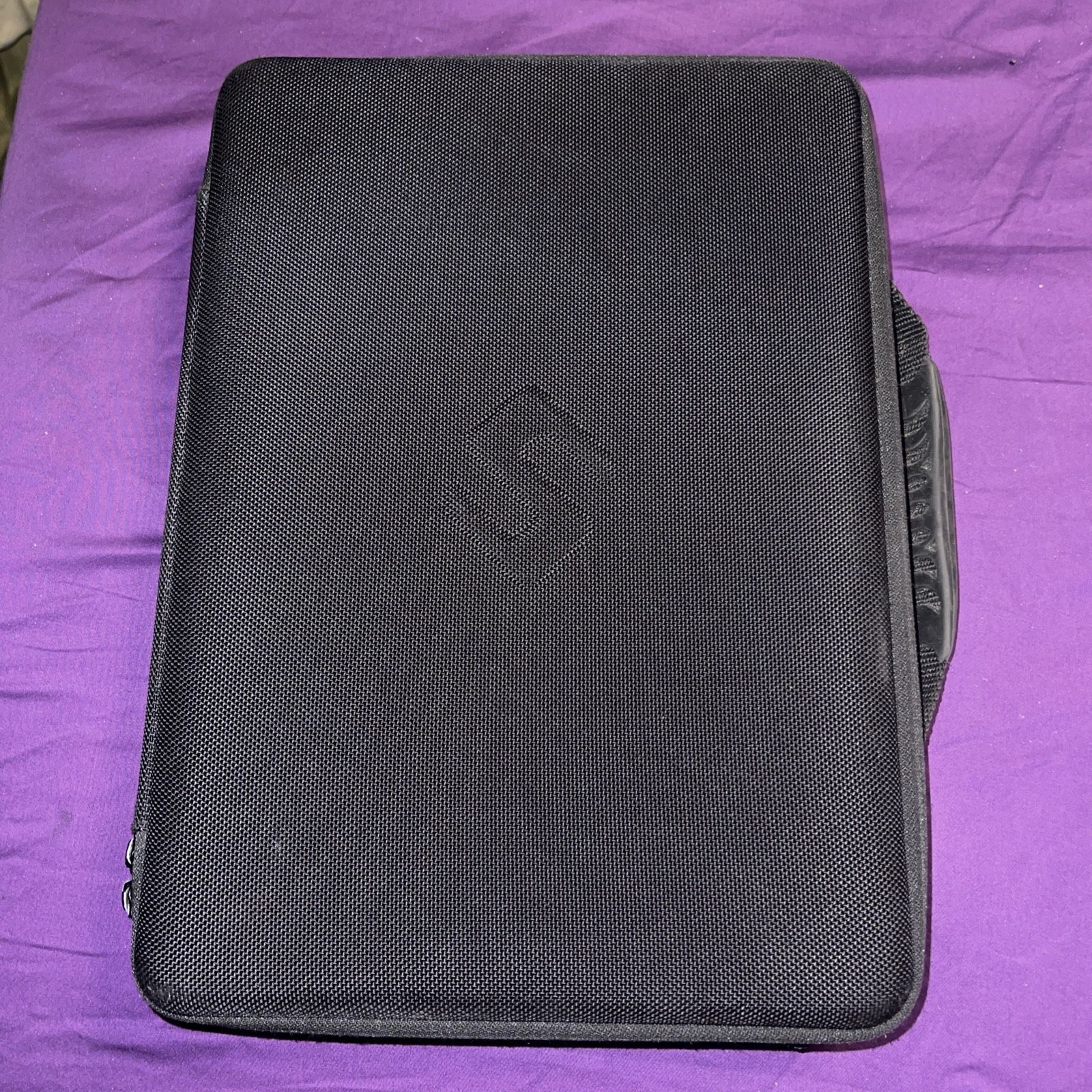 Smatree 14 in Laptop Hard Case w/Strap 