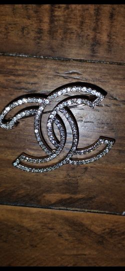 Brooch Gold Tone with Crystals