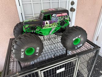 Grave Digger Giant RC Monster Truck