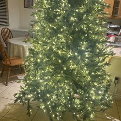 Árbol De Navidad  9 Pies De Altura Diferentes Colores 