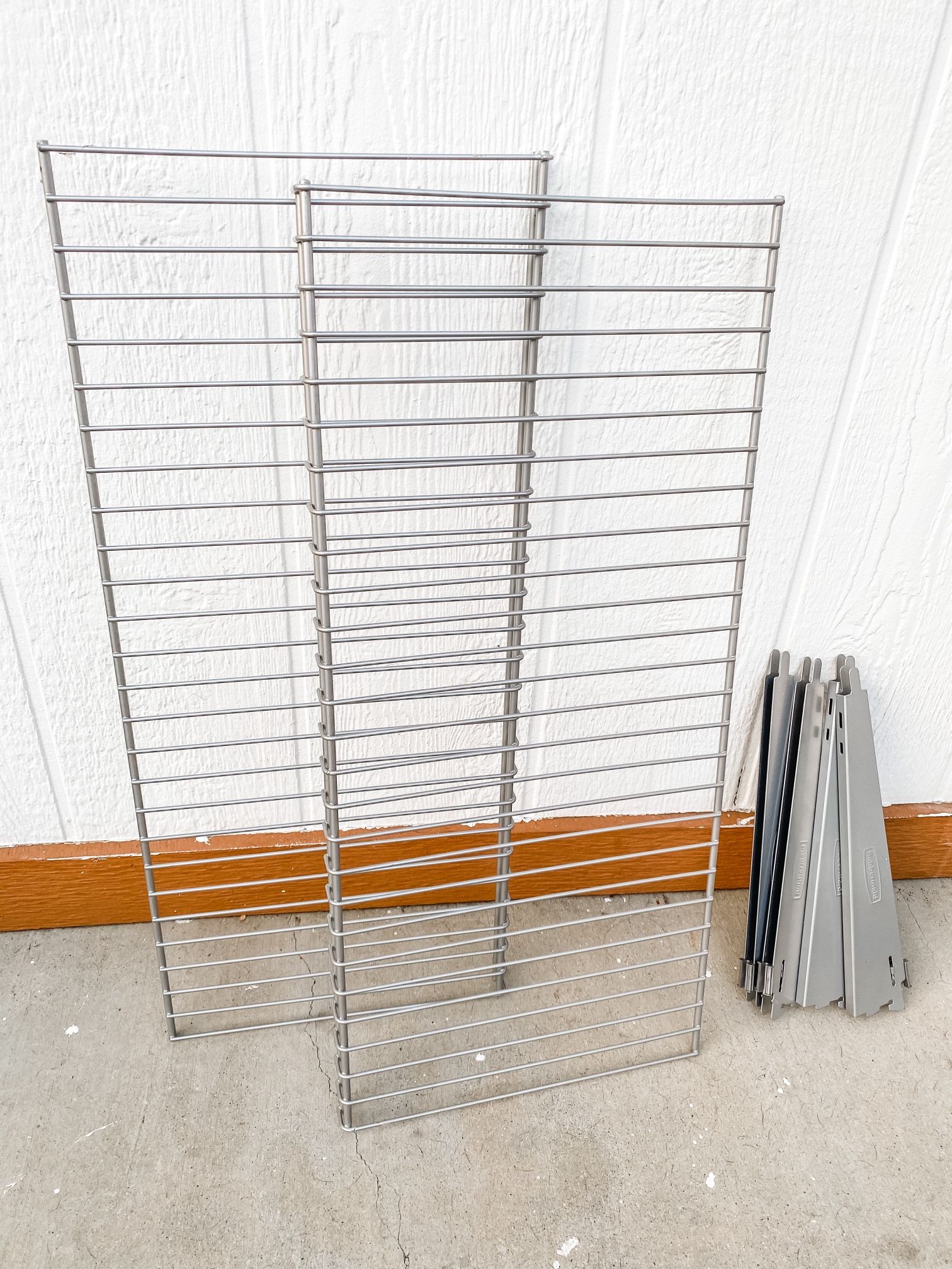 Rubbermaid Closet Shelf Storage Rack